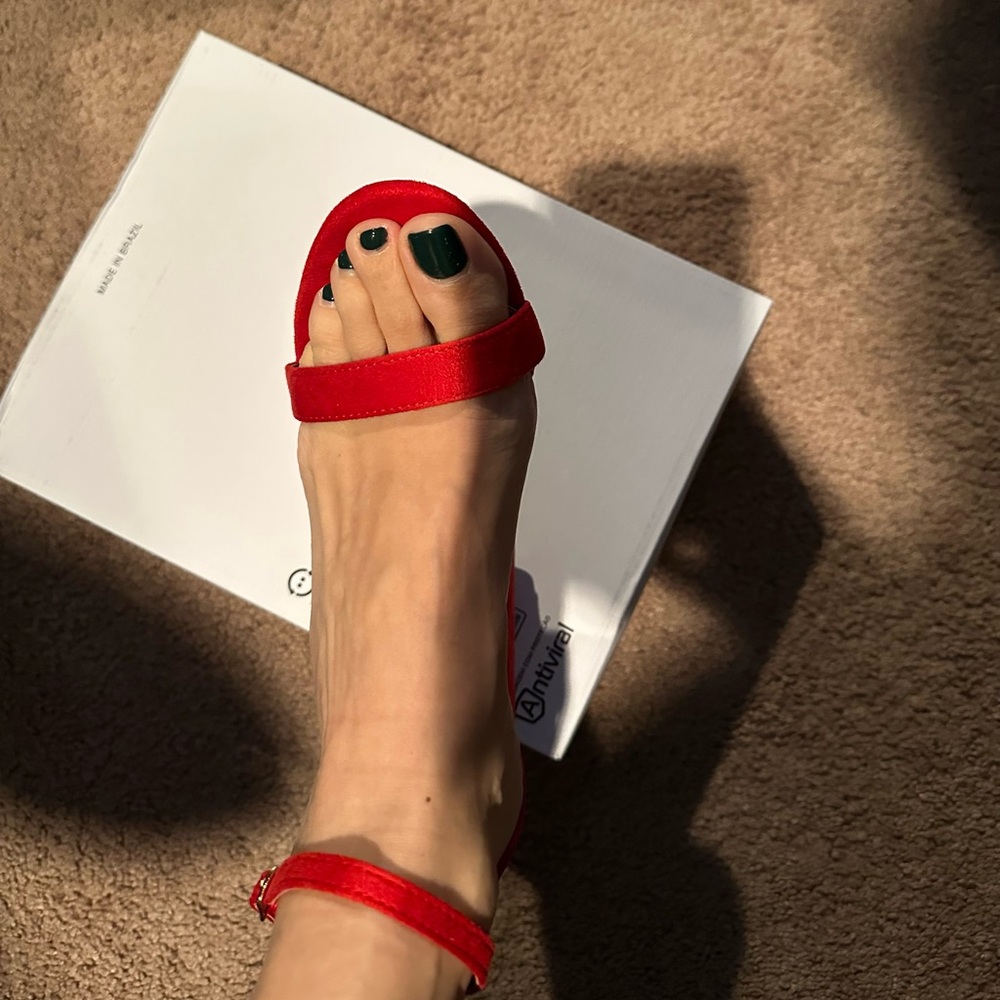 Lulus Red , Block Heel Sandal , Unused - image 6